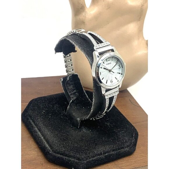 Timex Women\'s Watch TW2W18600 Quartz Silver Dial Stainless Steel 25mm main image 13